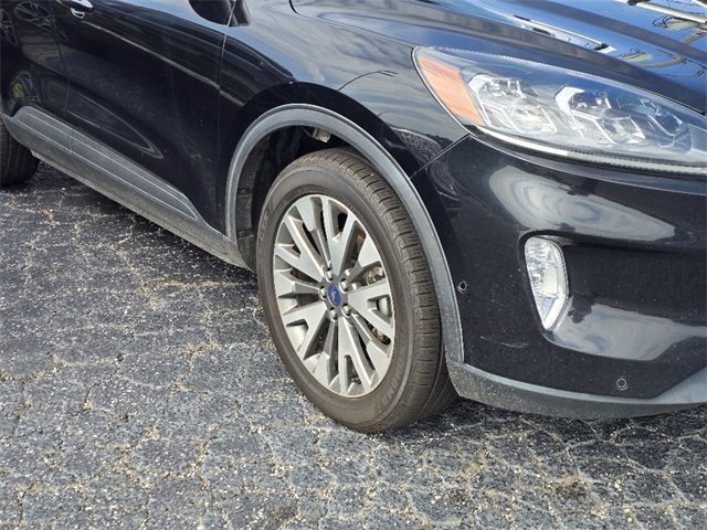 2020 Ford Escape Titanium Hybrid photo 5
