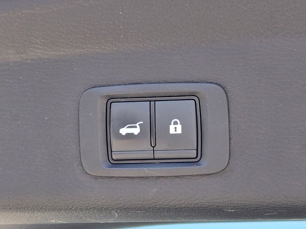 2023 Mitsubishi Outlander SEL photo 12