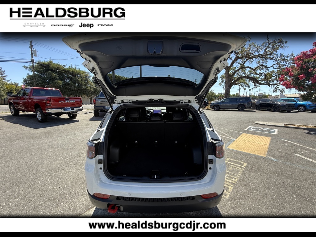 2024 Jeep Compass Trailhawk photo 21