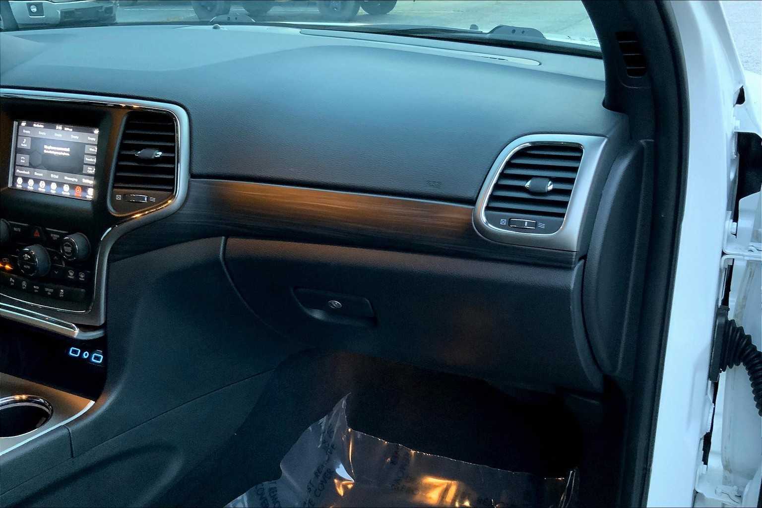 2021 Jeep Grand Cherokee Laredo E photo 15