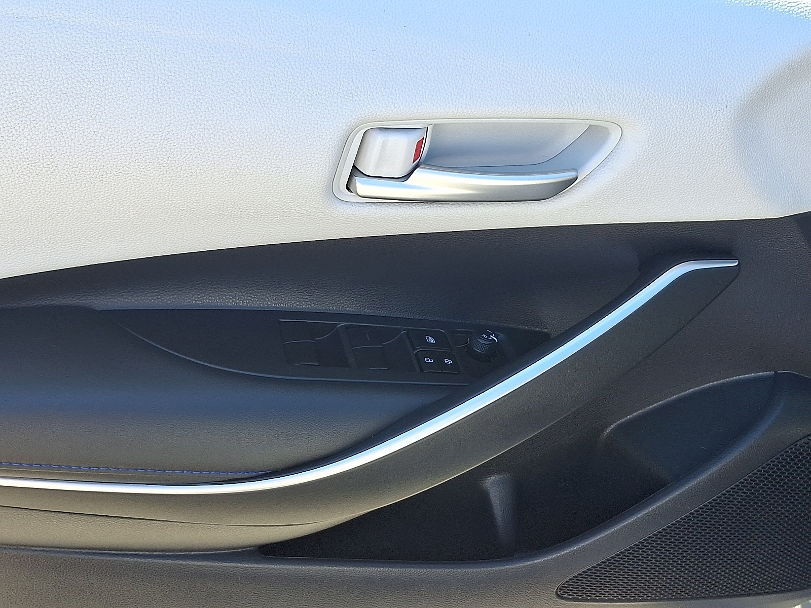 2022 Toyota Corolla SE photo 13