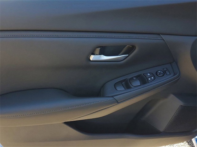 2025 Nissan Sentra SV photo 5