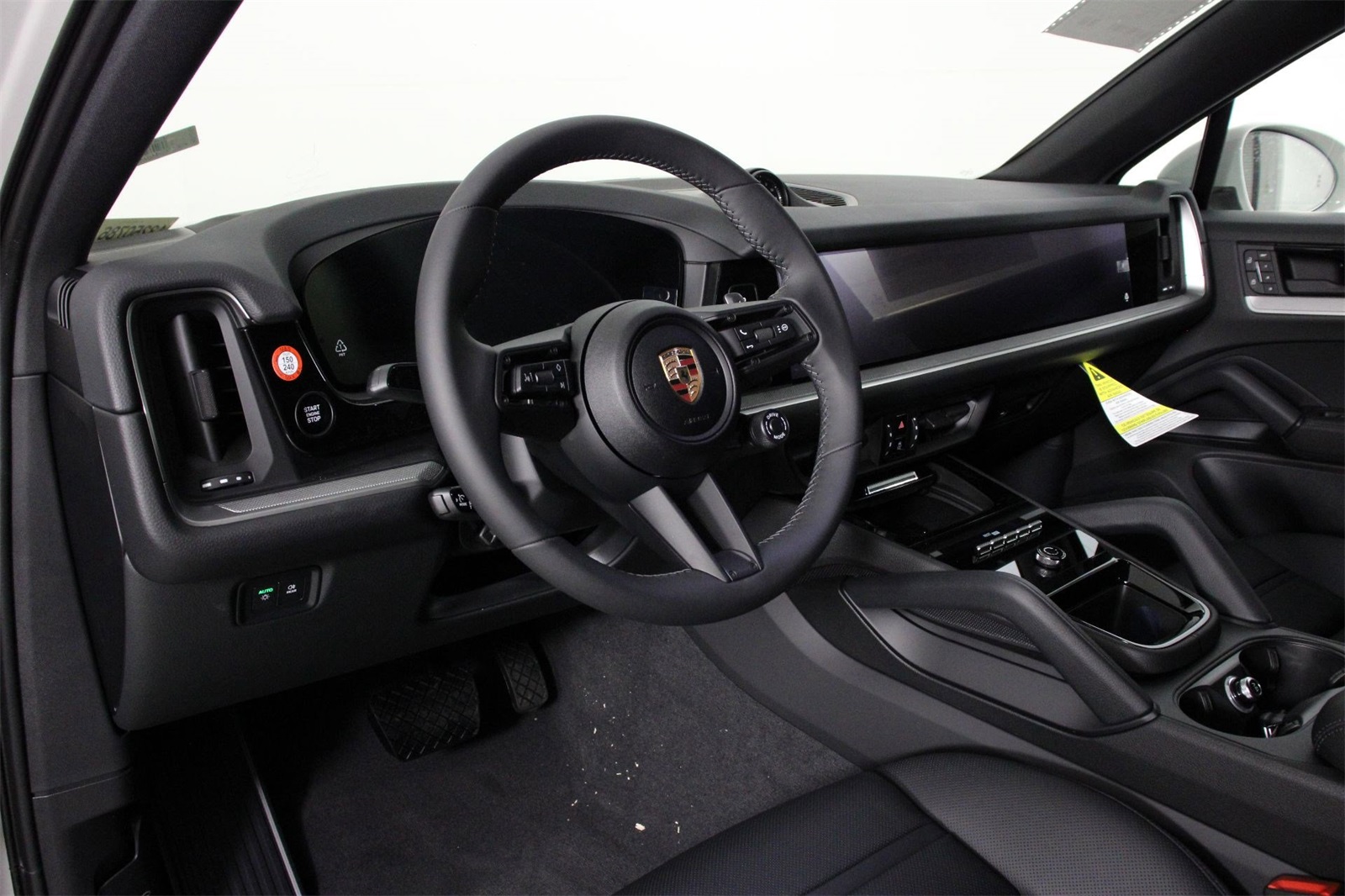 2025 Porsche Cayenne Coupe photo 4