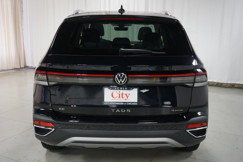 2025 Volkswagen Taos SE photo 8