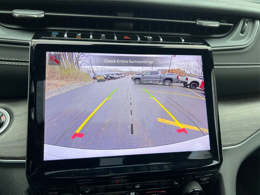 2024 Jeep Cherokee 4xe Base photo 27