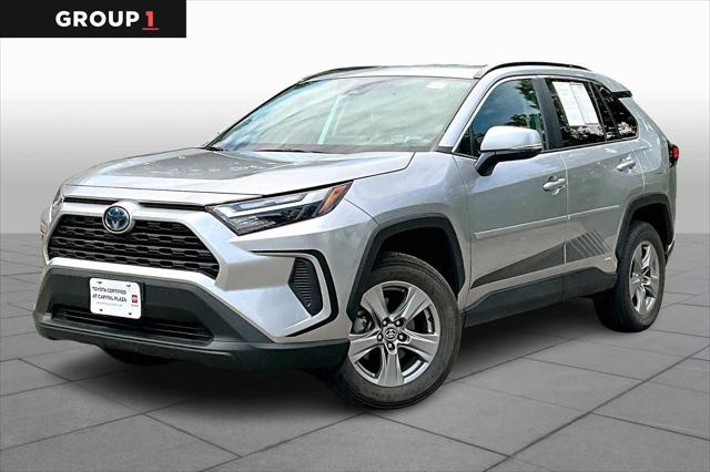 2022 Toyota RAV4 XLE's photo