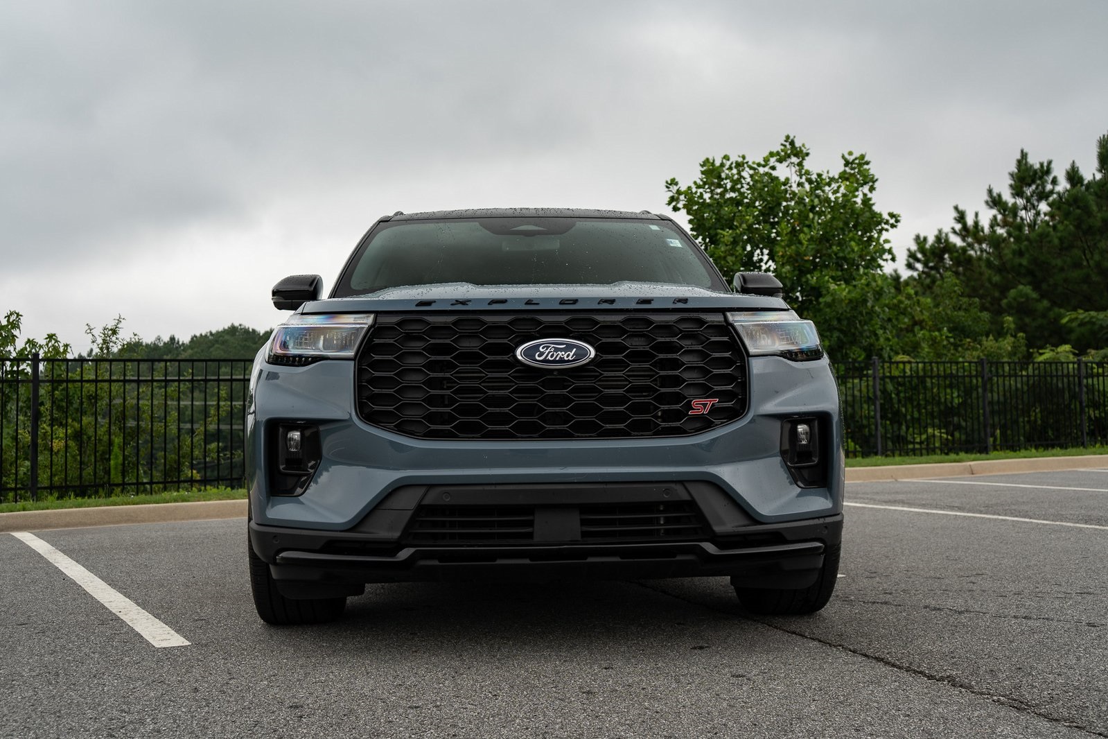 2025 Ford Explorer ST photo 2