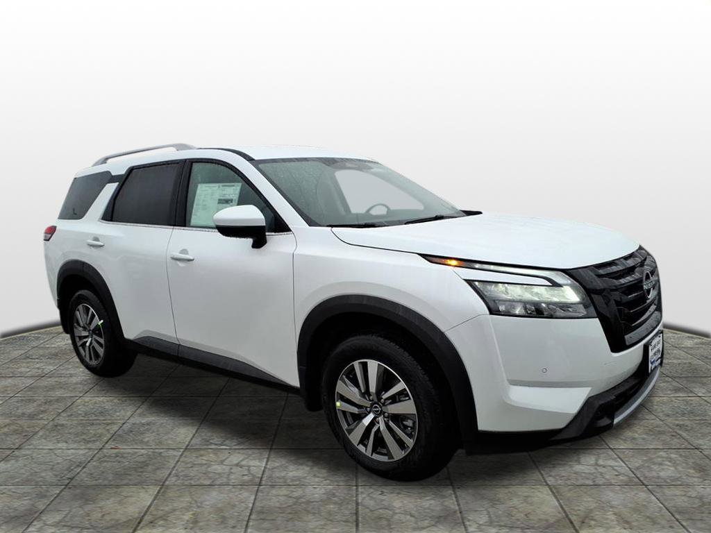 2025 Nissan Pathfinder SL's photo
