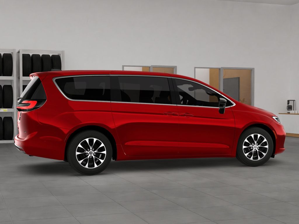 2026 Chrysler Pacifica photo 4
