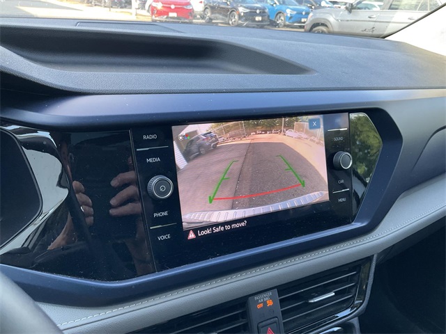 2023 Volkswagen Taos SE photo 10