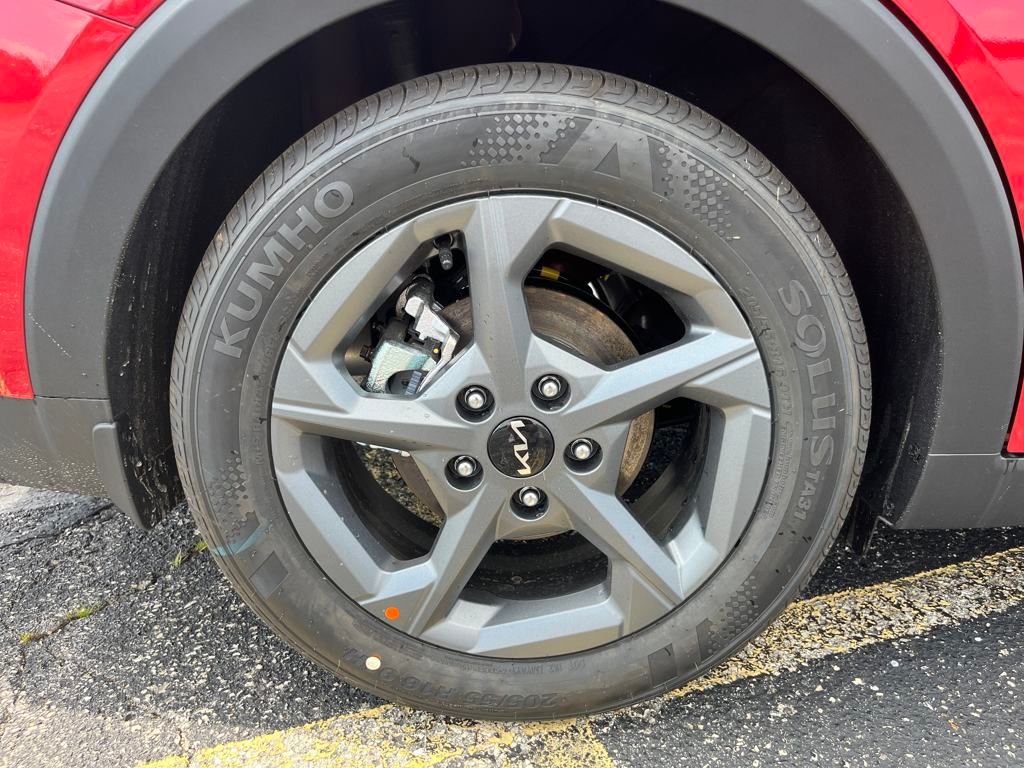 2025 Kia K4 LXS photo 12