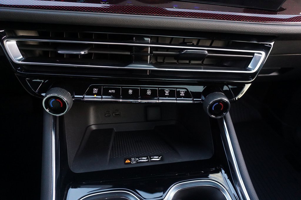 2026 Chevrolet Traverse Z71 photo 16