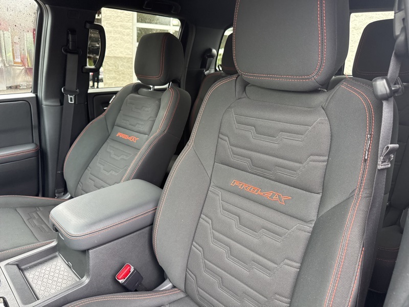 2023 Nissan Frontier PRO-4X Crew Cab photo 17