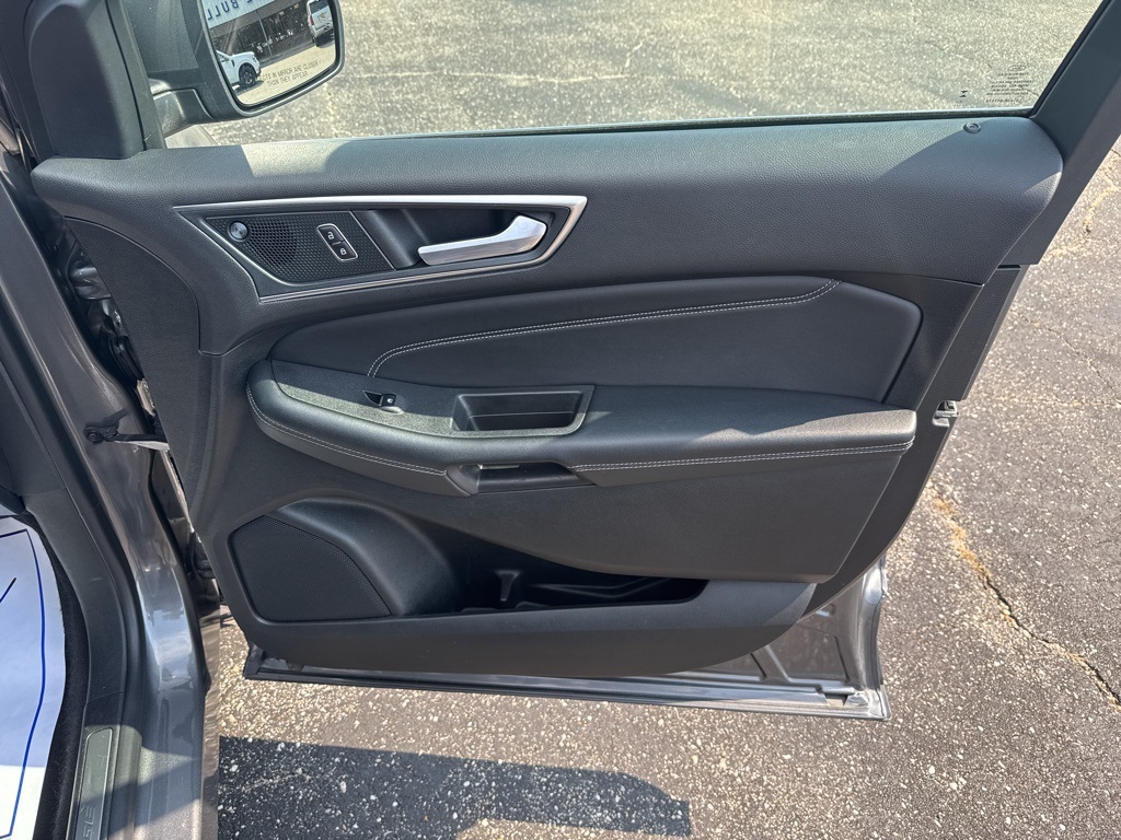 2024 Ford Edge Titanium photo 15