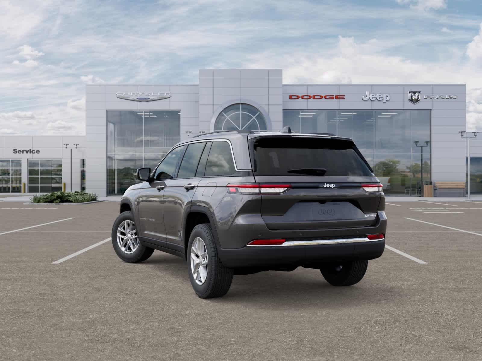 2025 Jeep Grand Cherokee Laredo X photo 3
