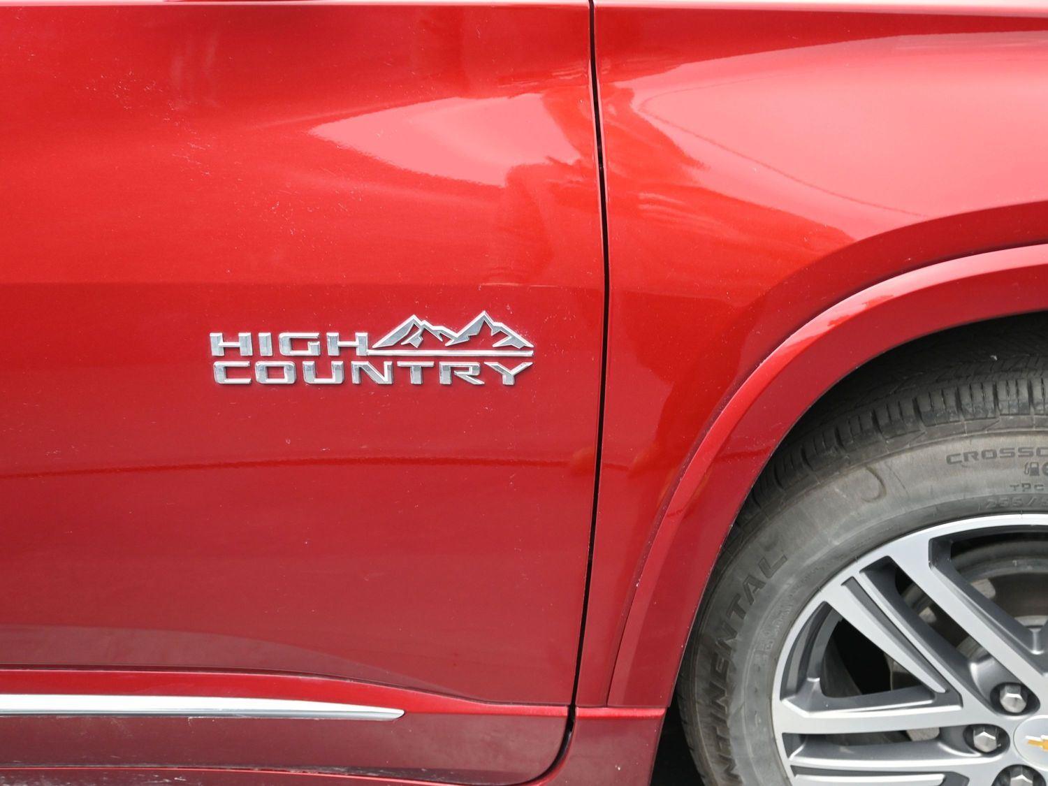 2024 Chevrolet Traverse High Country photo 2