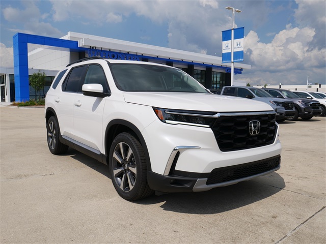 2025 Honda Pilot Touring's photo