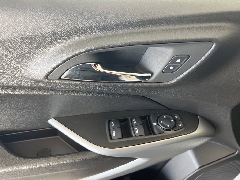 2025 Chevrolet Trax photo 5