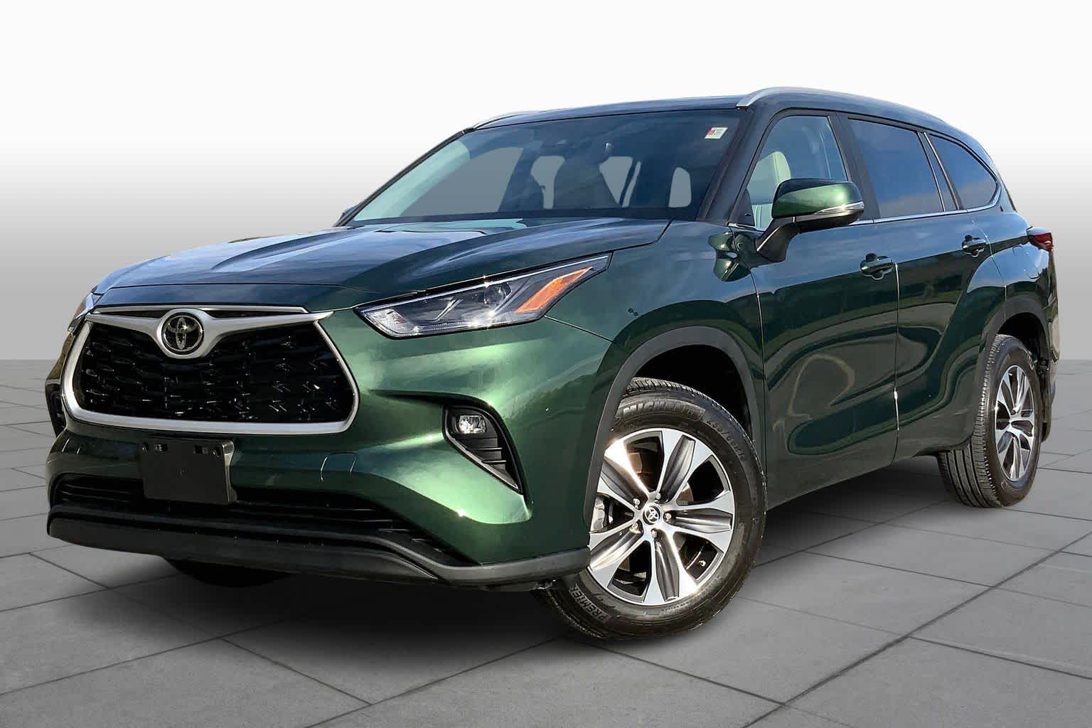 2023 Toyota Highlander XLE's photo