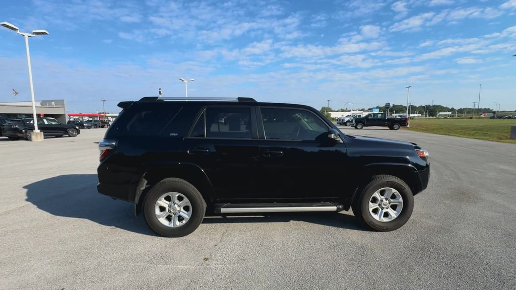 2019 Toyota 4Runner SR5 Premium photo 9