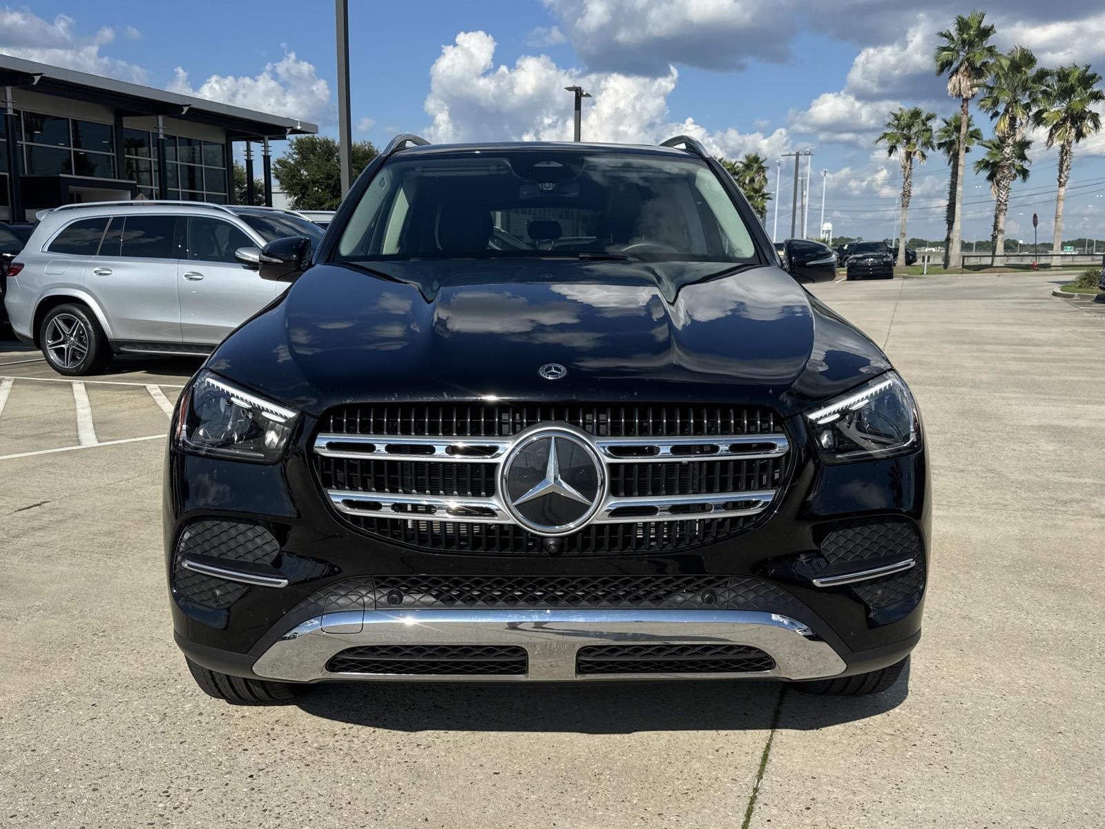 2025 Mercedes Benz GLE 350 4MATIC photo 2