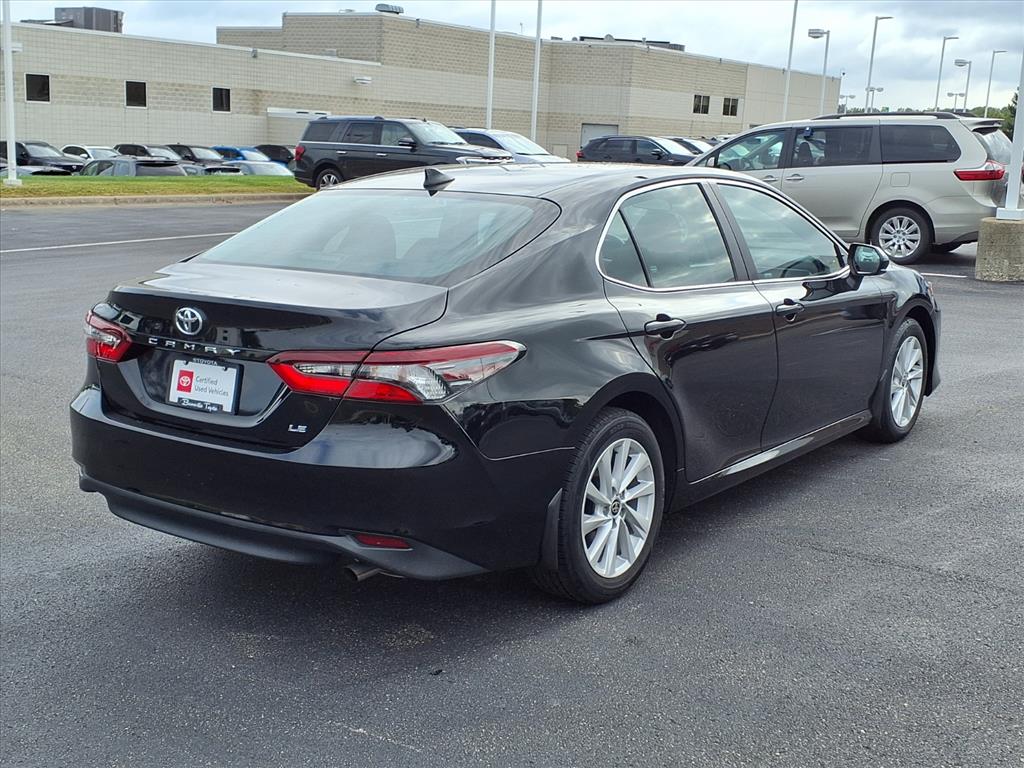 2023 Toyota Camry LE photo 3