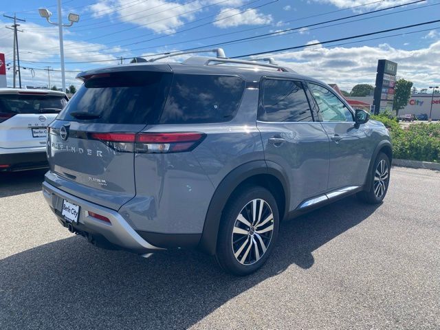 2025 Nissan Pathfinder Platinum photo 3