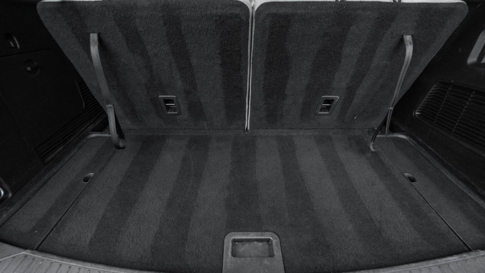 2021 Ford Explorer Base photo 4