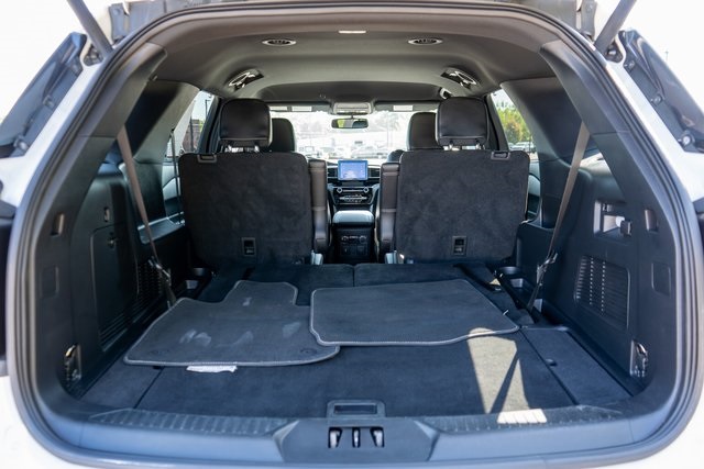 2022 Ford Explorer ST photo 4
