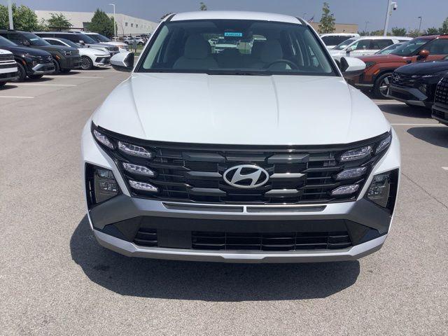 2025 Hyundai Tucson SE photo 2