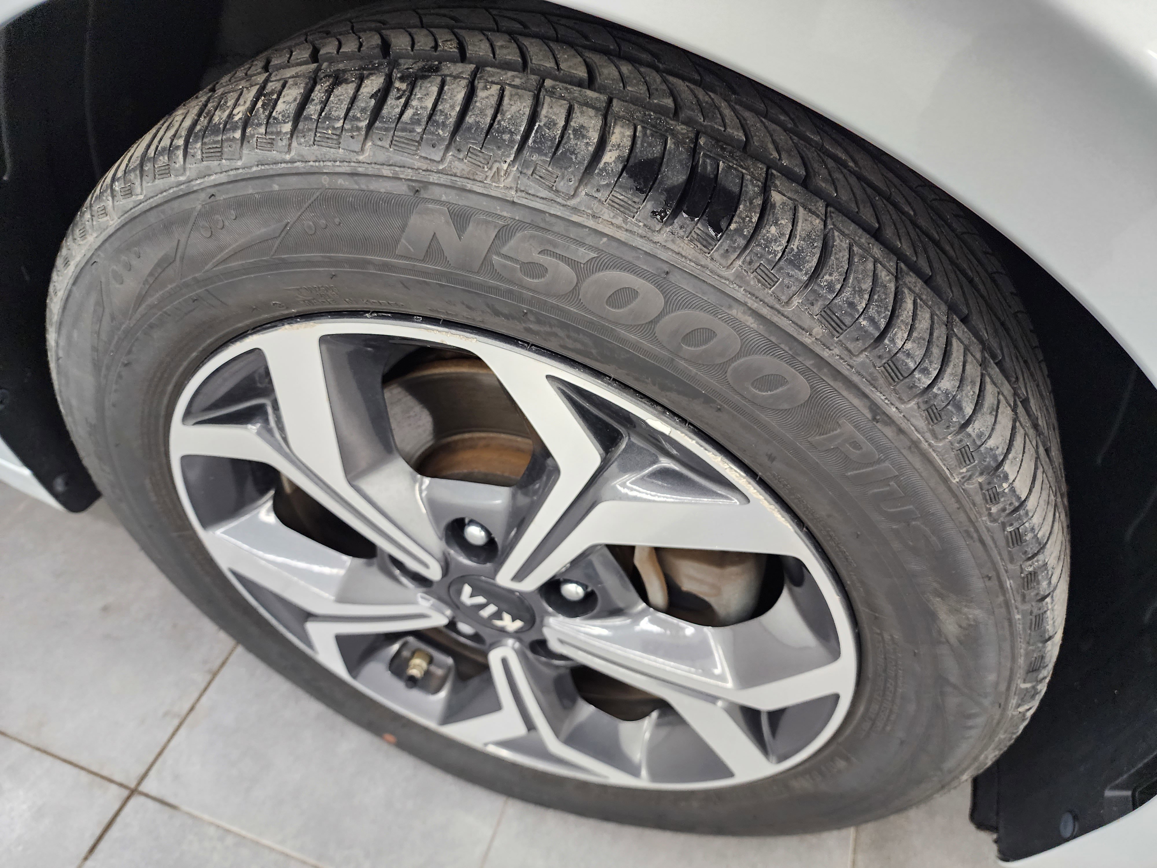 2019 Kia Forte LXS photo 2