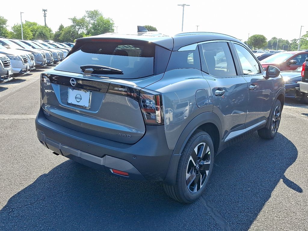 2025 Nissan Kicks SV photo 3