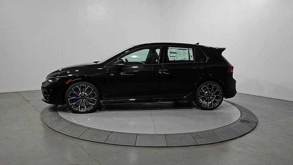 2026 Volkswagen Golf R 2.0 TSI photo 2