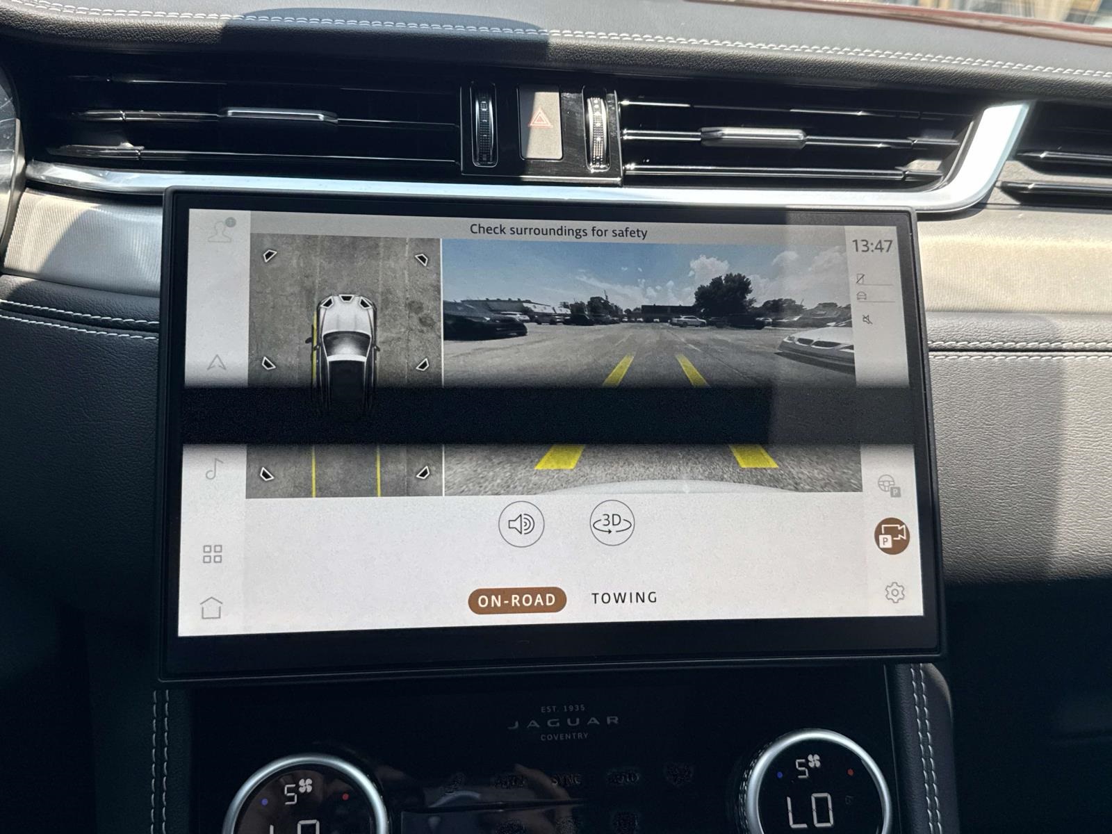 2026 Jaguar F-PACE P250 R-Dynamic S photo 11