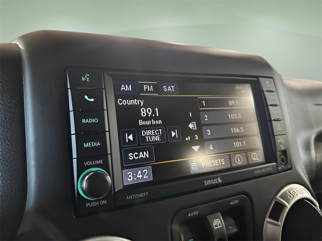 2017 Jeep Wrangler Unlimited Rubicon photo 14