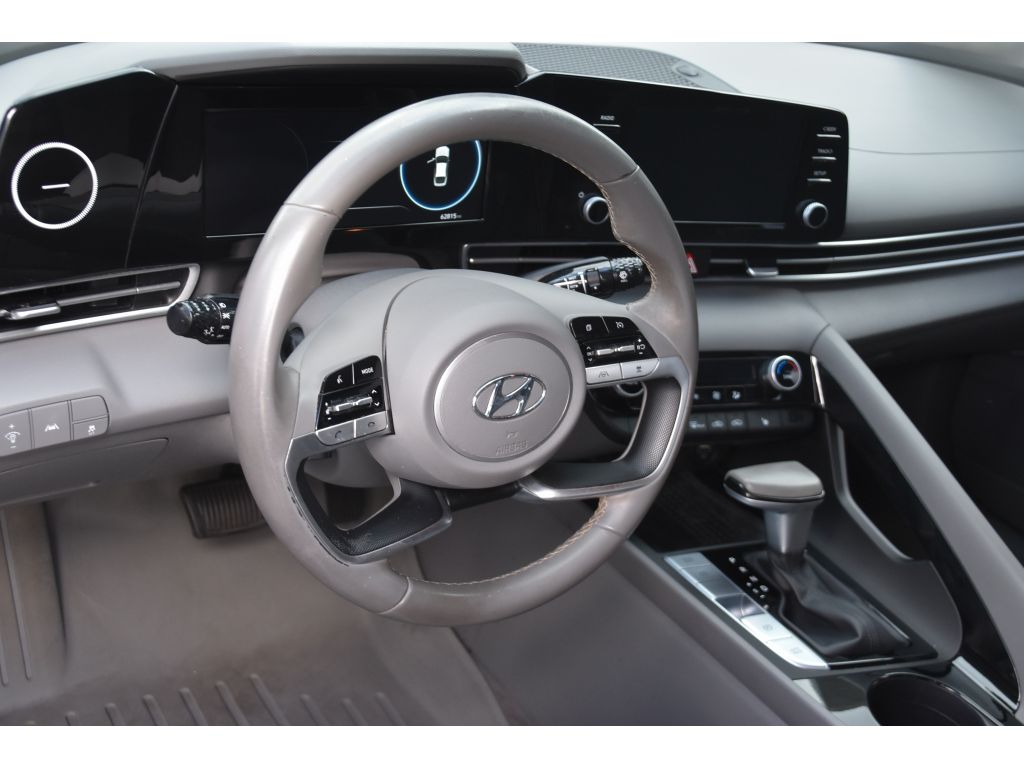 2022 Hyundai Elantra SEL Convenience photo 9