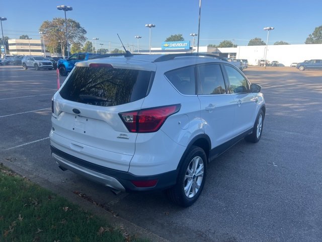 2019 Ford Escape SEL photo 4