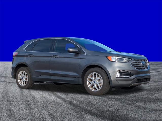 2022 Ford Edge SEL photo 2