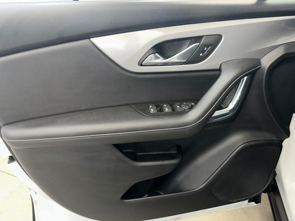 2023 Chevrolet Blazer 2LT photo 3