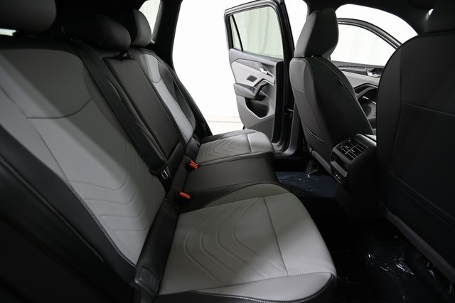 2025 Volkswagen Tiguan SE R-Line Black photo 24