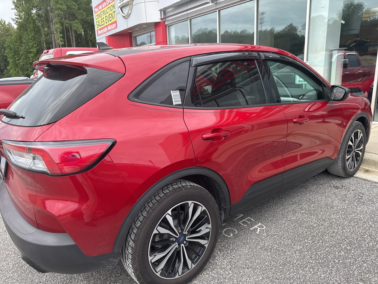 2022 Ford Escape SE photo 2