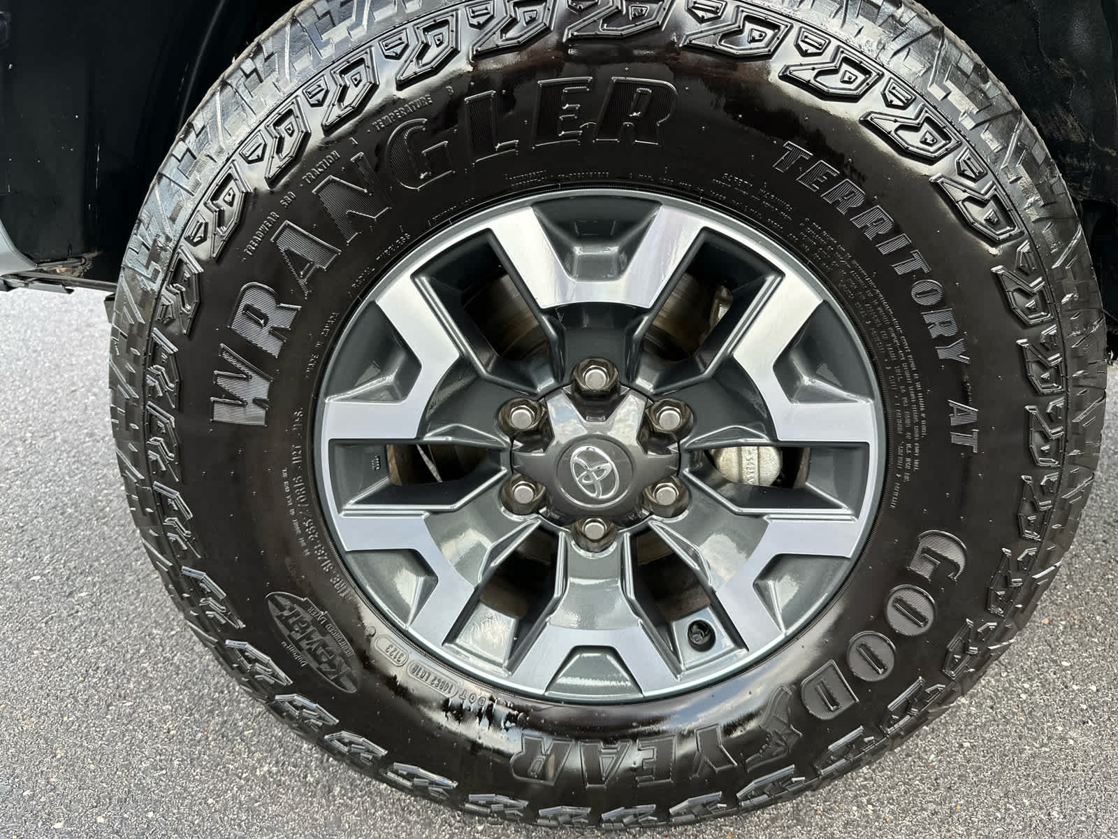 2023 Toyota Tacoma TRD photo 35