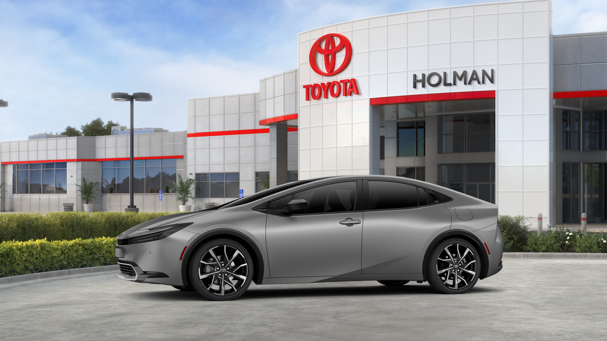 2026 Toyota Prius Plug-in Hybrid XSE photo 3
