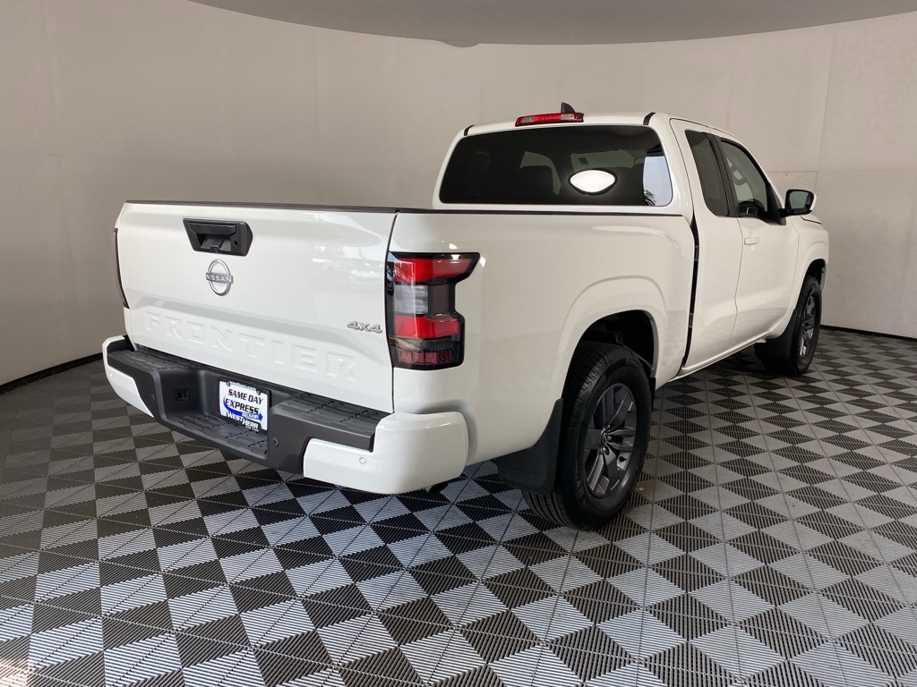 2025 Nissan Frontier SV photo 5