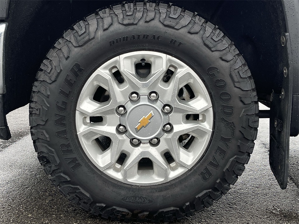2023 Chevrolet Silverado 3500HD LT photo 35