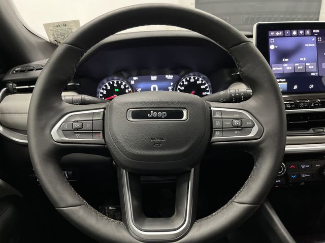 2024 Jeep Compass Limited photo 2