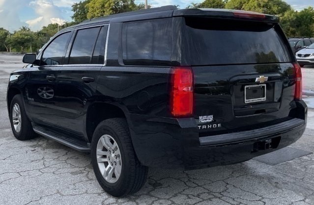 2017 Chevrolet Tahoe LS photo 2