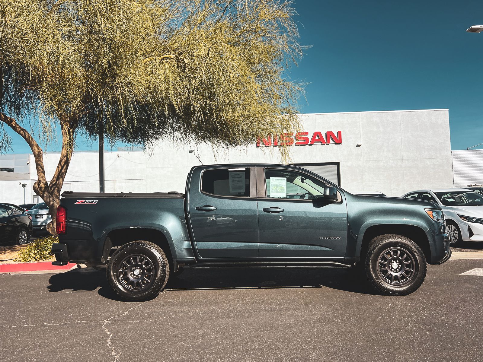 2019 Chevrolet Colorado Z71 photo 2