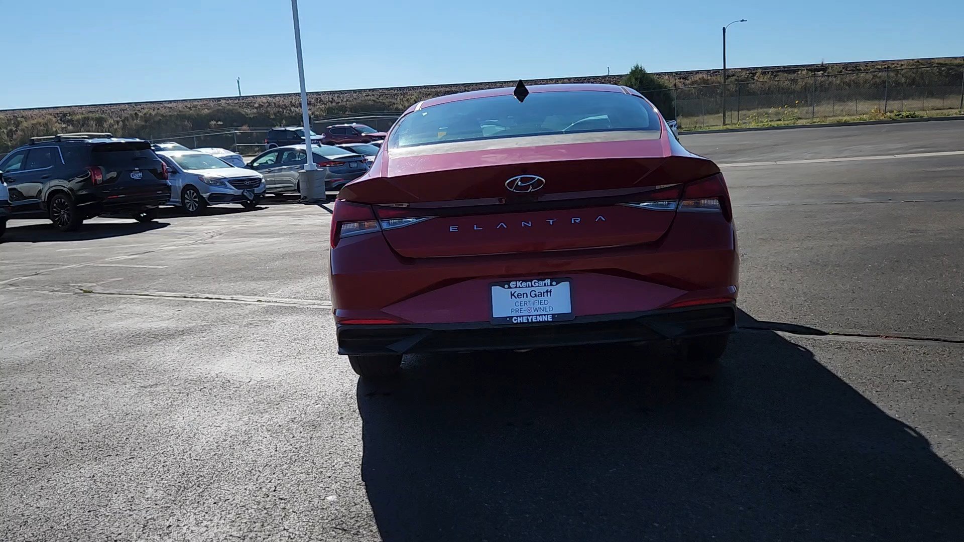 2022 Hyundai Elantra SEL Convenience photo 3