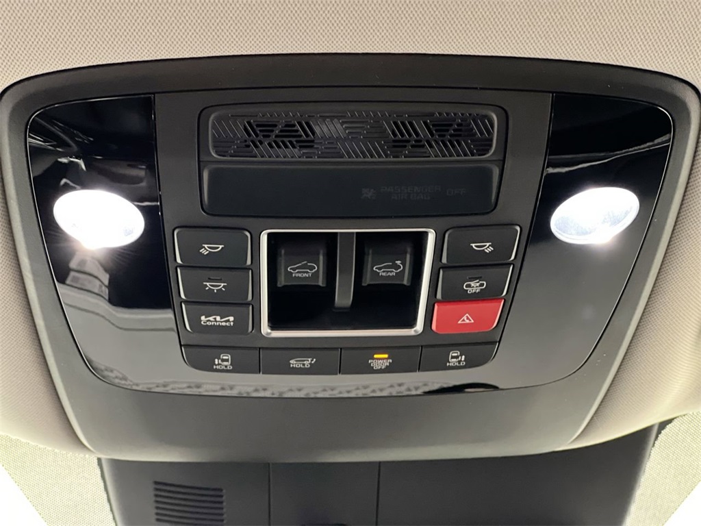 2026 Kia Carnival LX photo 17